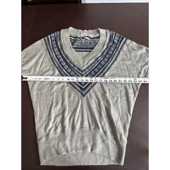 Romeo & Juliet Couture Grey Wool V-Neck Sweater W/Nordic Pattern Size L - Picture 8 of 9